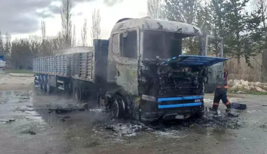 Sivas’ta Tır Yangını Yürekleri Sızlattı